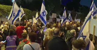 নেতানিয়াহুর ক্ষমার আবেদন ঘিরে উত্তাল তেল আবিব